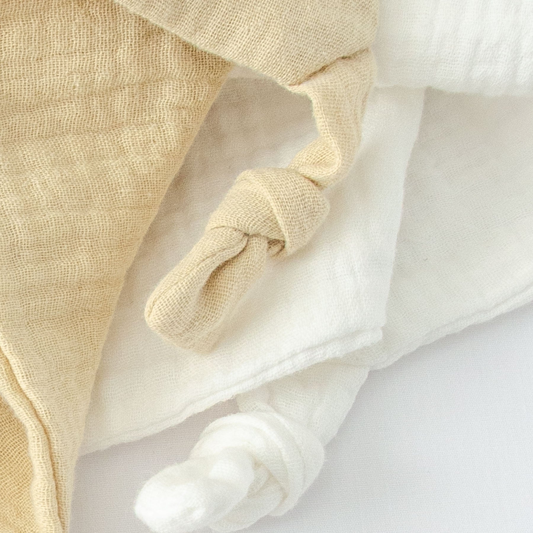 Knotted Muslin Sensory Taglet