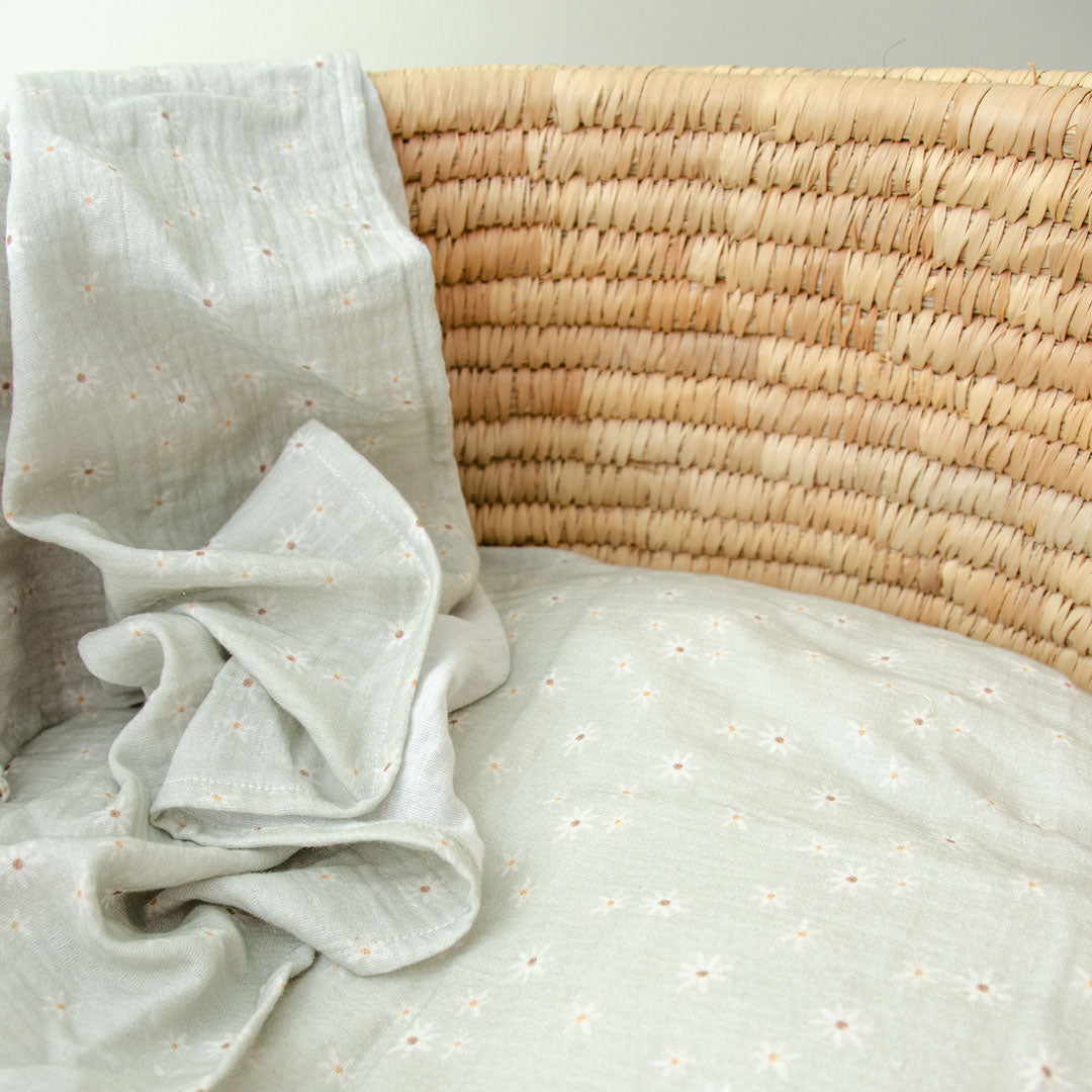 Sage Daisy Moses Basket Muslin Fitted Sheet